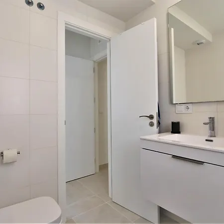 Peter Apartman *